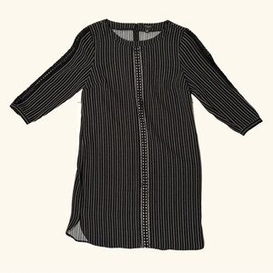 Ann Taylor Black and White 3/4 Crochet Sleeve Sheath Dress Shirtdress size: SP